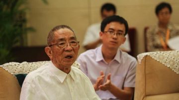 邓小平曾视若家人 毛泽东翻译秦城出狱“脸歪了”