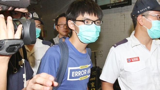 黃之鋒遇襲受傷 香港各界譴責