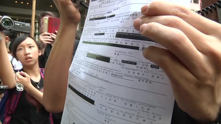 港佔中學生領袖出庭 議員：政治打壓