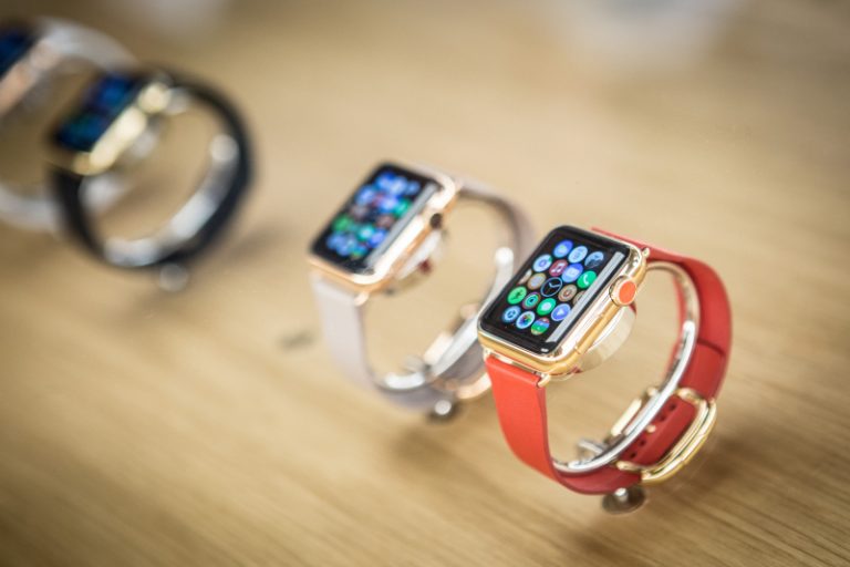 Apple Watch銷量遽降九成 蘋果三緘其口