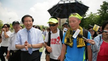 高中生反黑箱課綱環島 中市表支持