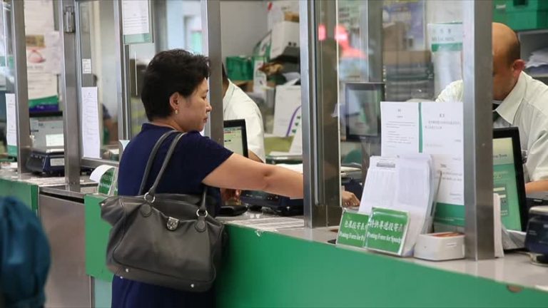 非法勞教關押七年 港法輪功學員告江