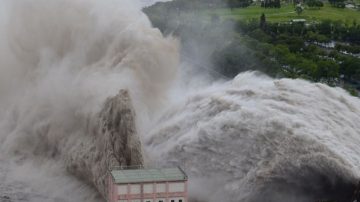 苏迪勒超大豪雨 石门水库急泄洪 柯文哲：太奇怪