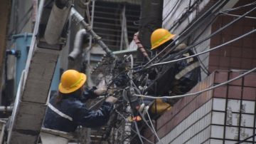 搶修受損電力 台電工人遭電暈