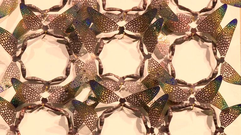 金工藝術家吳竟銍 用色彩點綴創作