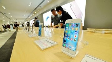 新iPhone开卖 法国最贵 中国最热销