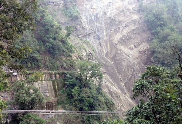 阿里山鐵路58K處大崩塌 全線通破局