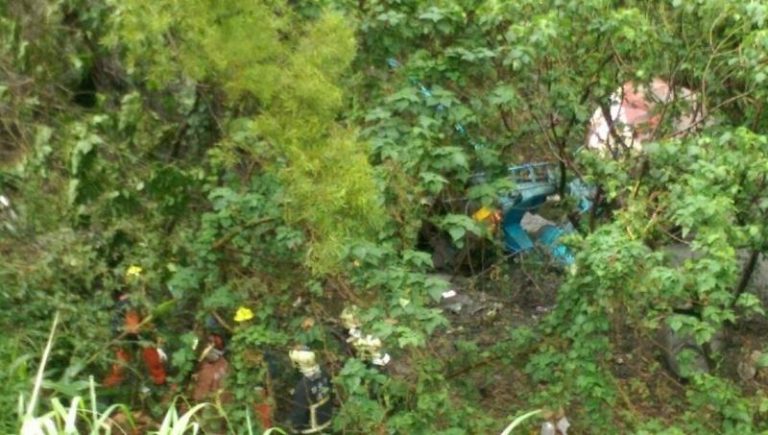 新北泰山區水泥車掉落山 司機無生命跡象