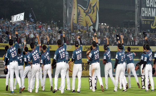 中職總冠軍賽第五戰 6局上桃猿6：0兄弟