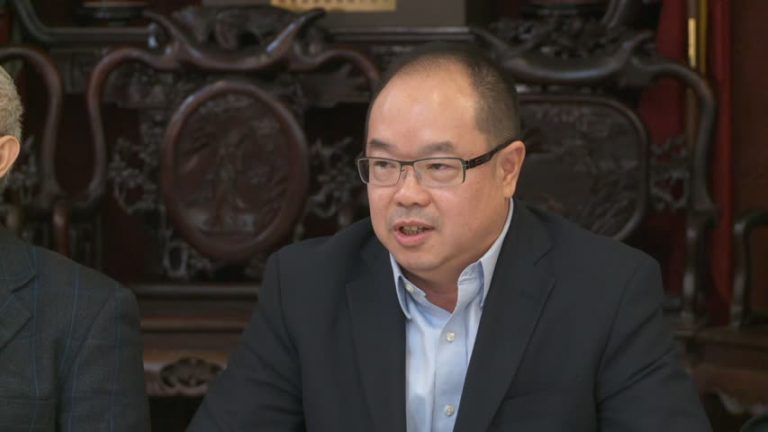 中華公所2候選人 背景大不同
