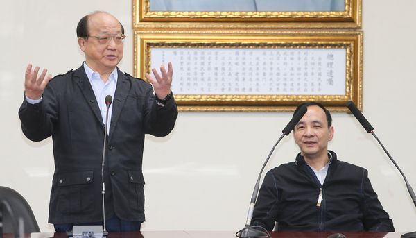 胡志強扛下競選總部主委 朱立倫大和解挽信心
