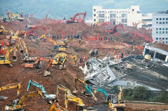 【今日點擊】深圳滑坡 4000人72小時僅挖2屍