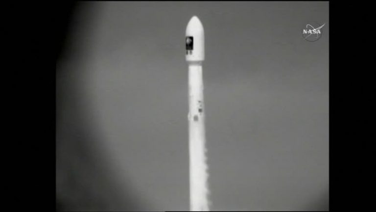 SpaceX成功發射衛星 繼續試驗火箭回收