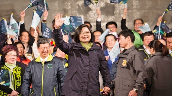 台灣誕生首位女總統 民進黨首度完全執政