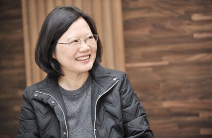 【嚴真點評】幾萬大軍詭異翻墻至FB  謾罵蔡英文