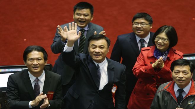 台國會政黨輪替 蘇嘉全當選立院龍頭