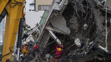 台地震天倫夢碎 靈堂擺機票 哀出遊成泡影