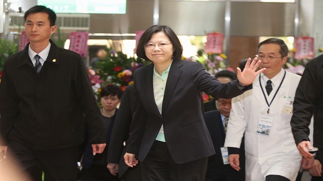 內閣布局非民進黨籍？蔡英文忙產業之旅