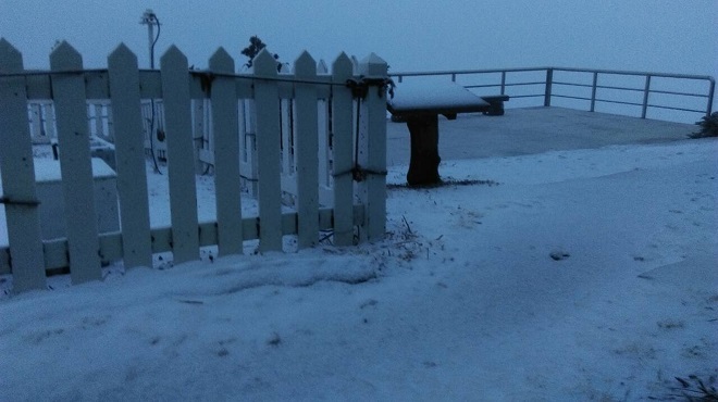 強烈大陸冷氣團影響 玉山再飄雪