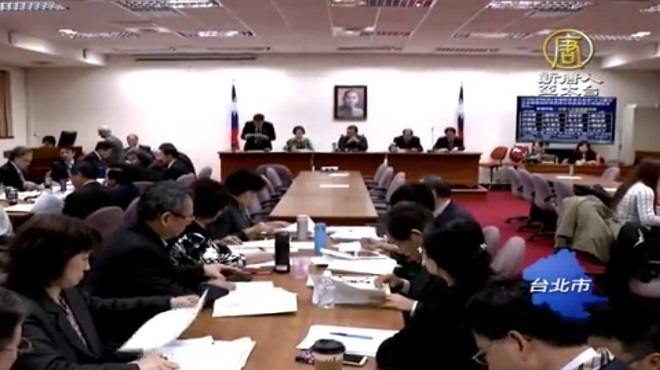 外銷訂單連11黑 經長遭砲轟