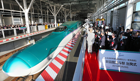 日本子彈列車通車 東京到函館4小時