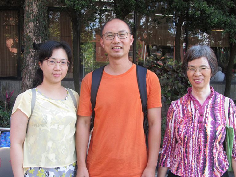 是什麼力量 使這對台灣親家常結伴出遊 宛如一家？（多圖）