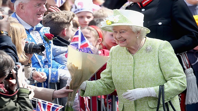 英女王90大壽 兒孫繞膝全國同慶