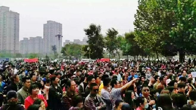 山東龍口萬人遊行  反化工項目落戶