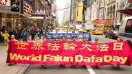 法輪功萬人大遊行震撼曼哈頓 華人感佩