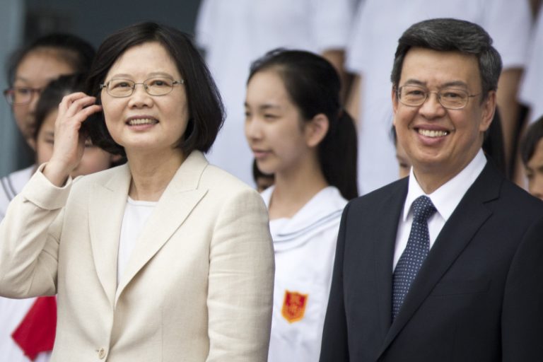 民主的好處？ 蔡英文出訪「很差錢」