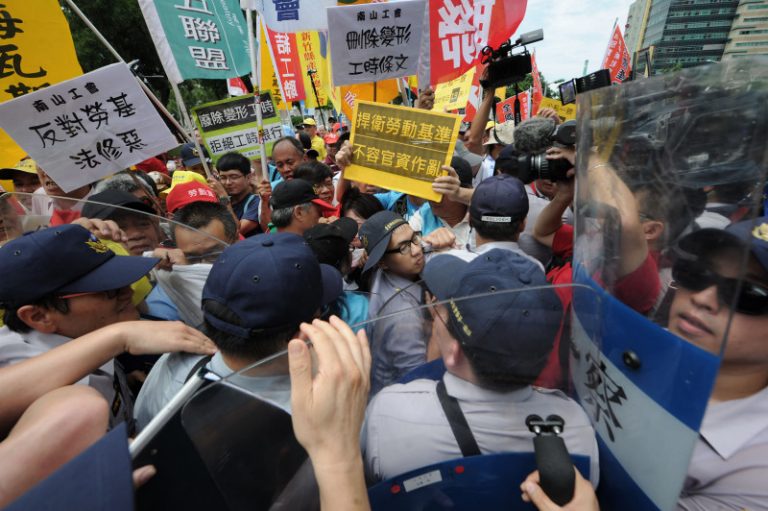 勞團反一例一休 批加班費「看到吃不到」