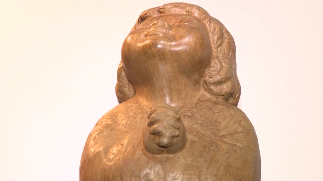 雕塑細膩傳神 40年呈現愛與關懷