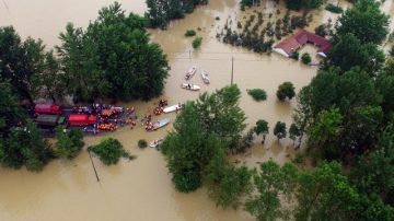 湖北史上百年一遇最強暴雨 全省近千萬人受災