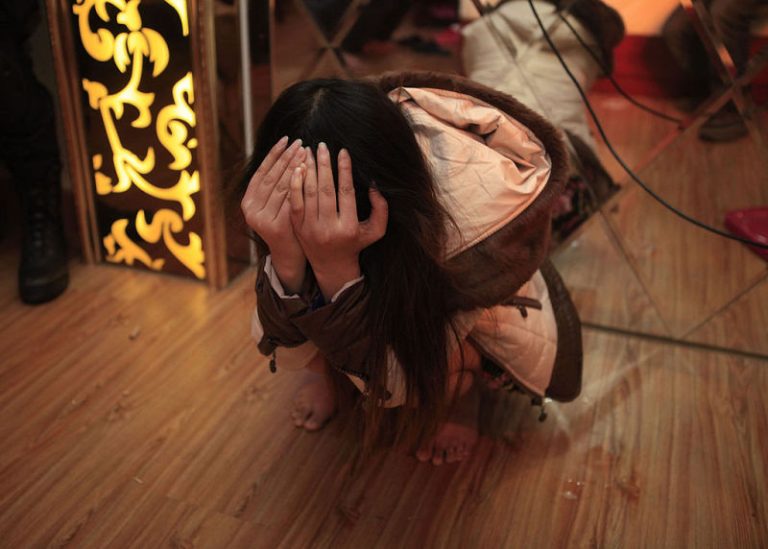 華裔夫婦組織賣淫獲刑 法官: 你不配在美國