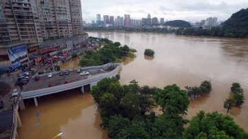 【热点互动】长江洪灾：为何一到雨季就看海？