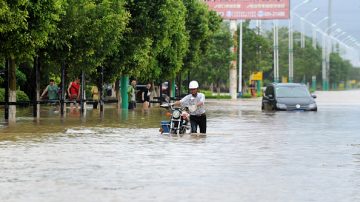 台风尼伯特福建登陆 几十万人疏散