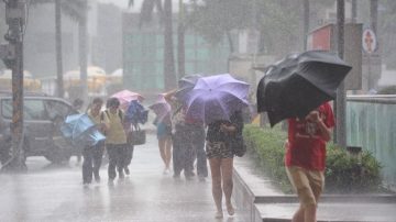 对流旺盛 全台15县市防大雨 大台北下冰雹