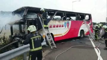 魂斷火燒車 目擊者:陸客猛拍車窗