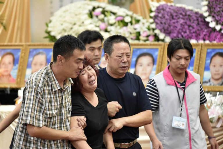台旅巴大火 五口家慘滅門 女領隊生辰變忌日