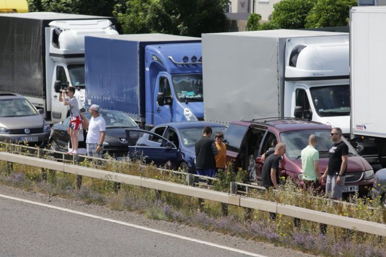 法國防恐加強安檢 邊境堵車15小時 英國急了
