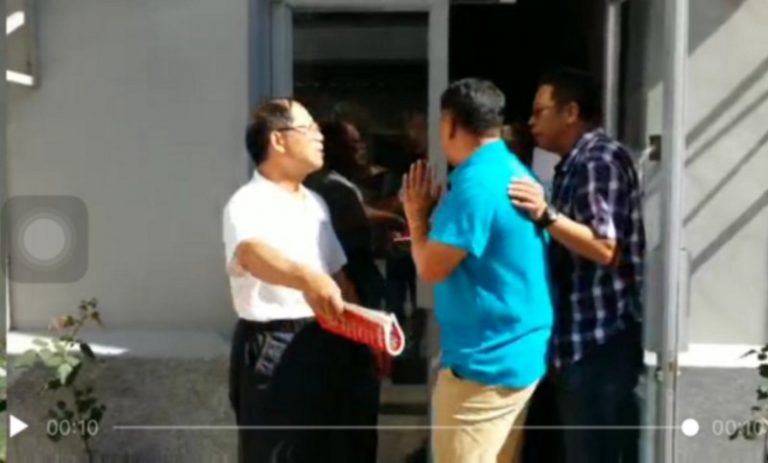 炎黃春秋事態升級 胡德華維權激动驅趕強佔者（視頻）