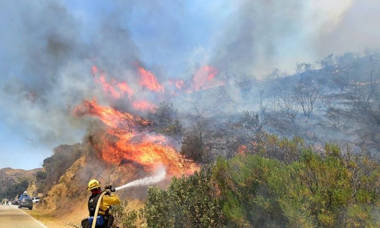 加州山火持續延燒 大蘇爾景區關閉
