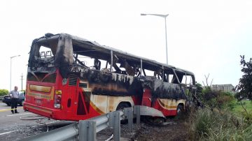 辽宁旅游团火烧车 司机疑自焚 酒测严重超标