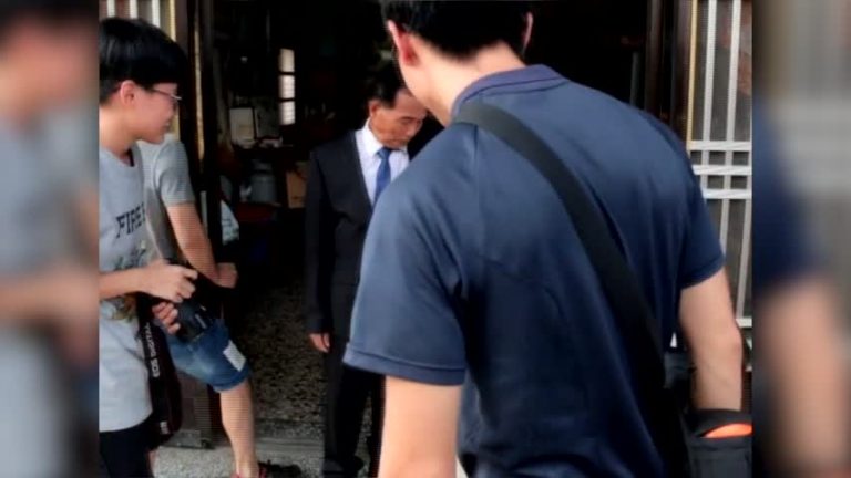 大學生下鄉 為金婚夫婦捕拍婚紗圓夢