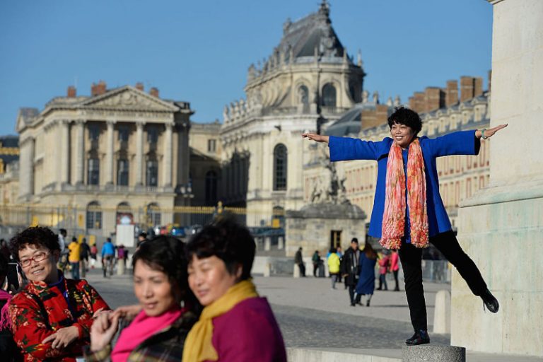 噴催淚瓦斯搶劫 中國旅遊團巴黎遭劫 3人傷