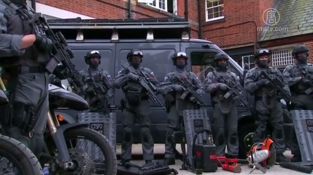 彰顯反恐實力 英武裝部隊泰晤士河巡邏