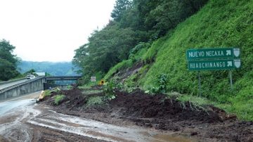 風暴襲擊墨西哥 山泥傾瀉村莊被埋 38人遇難