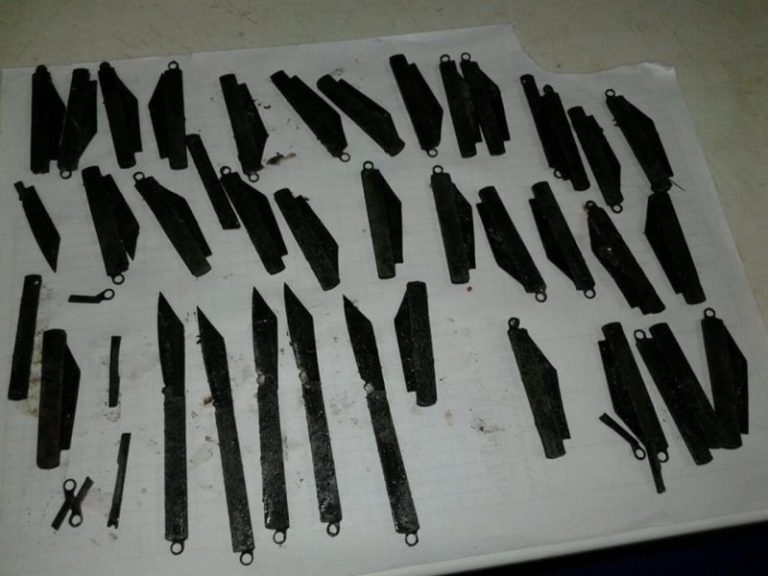 整整40把刀 印男嚴重腹痛急診 醫生打開腹腔驚呆