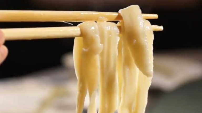 【美食典故】刀削麵怎麼來的？沒有菜刀！