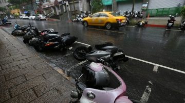 中颱梅姬風速過大 北捷文湖線、北市公車停使